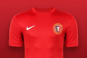 2026赛季球衣新鲜出炉，主场球衣以标志性的‘辽宁红’作为主色